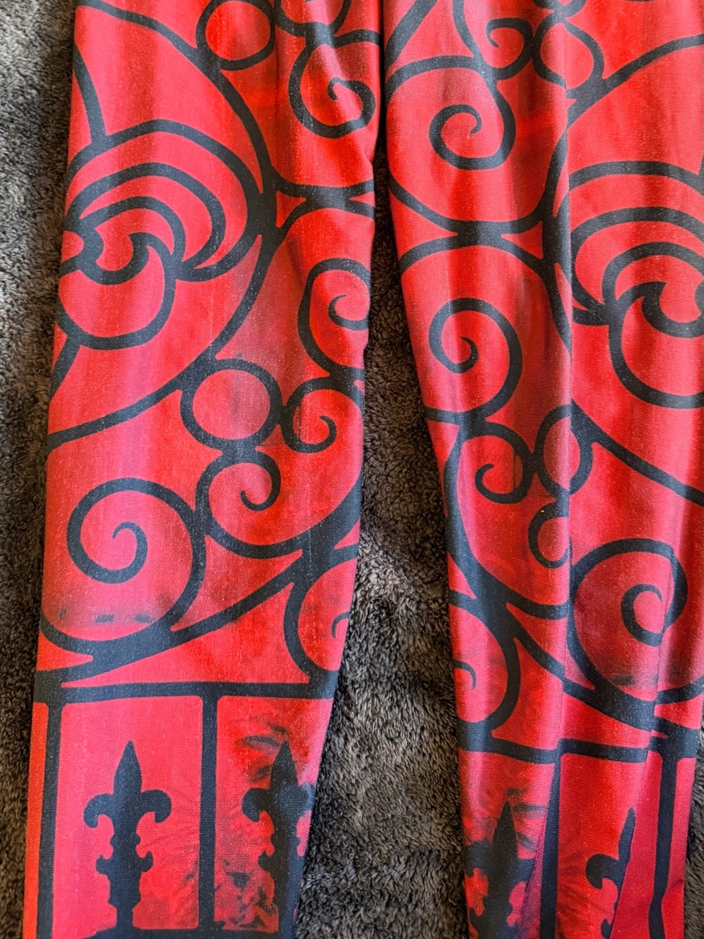 Red & Black Patterned Leggings